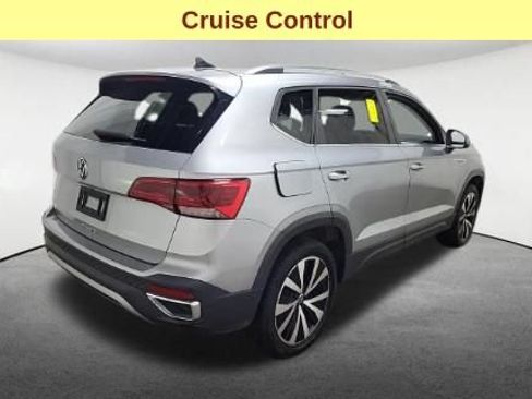 Used 2022 Volkswagen Taos SE FWD image 10