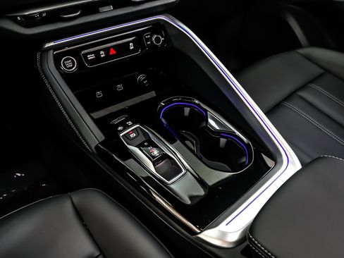 New 2025 Audi Q5 Premium image 6