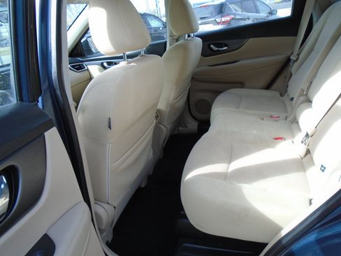 Used 2016 Nissan Rogue S image 10