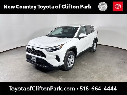 Used 2023 Toyota RAV4 LE image 7