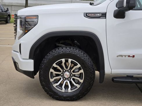Used 2023 GMC Sierra 1500 AT4 w/ AT4 Preferred Package image 10