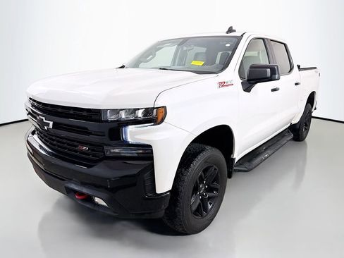 Used 2021 Chevrolet Silverado 1500 LT Trail Boss w/ Convenience Package II image 3