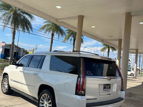 Used 2015 Cadillac Escalade ESV Premium image 4