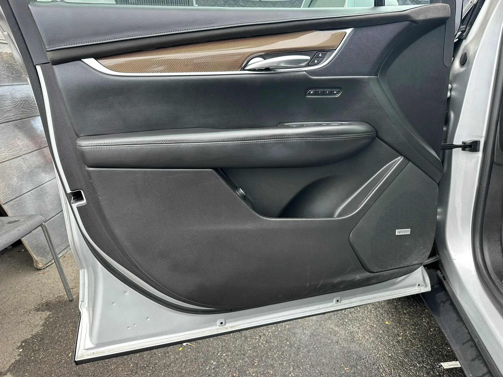 Used 2017 Cadillac XT5 Platinum w/ Driver Assist Package AWD/4WD image 10