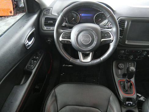 Used 2019 Jeep Compass Trailhawk w/ Leather Interior Group AWD/4WD image 17