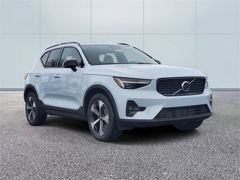 New 2026 Volvo XC40 B5 Plus w/ Protection Package Premier image 3