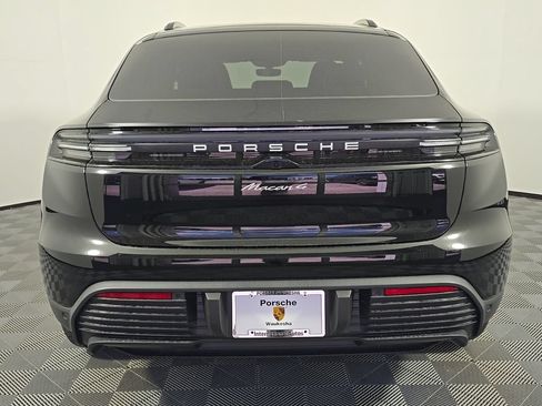 Certified 2026 Porsche Macan 4 Electric AWD/4WD image 6