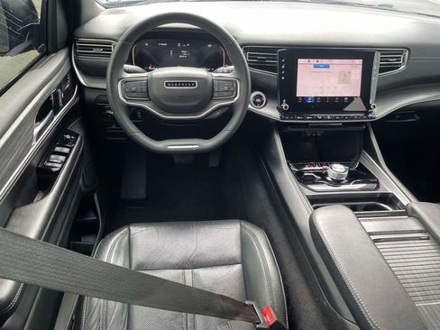 Used 2024 Jeep Wagoneer L Series II w/ Flexible Seating Group image 10