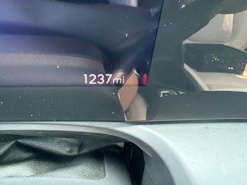 Used 2026 Buick Encore GX Avenir w/ Avenir Technology Package FWD image 3