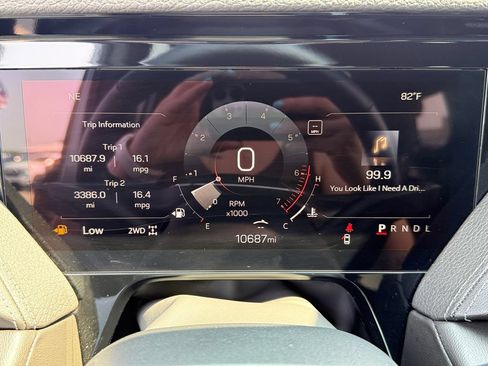 Used 2025 GMC Yukon Denali w/ Sun & Power Step Package AWD/4WD image 14