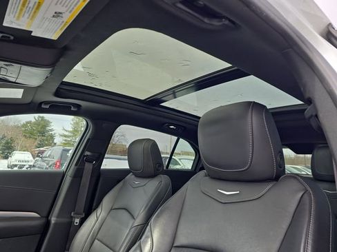 Used 2022 Cadillac XT4 Premium Luxury image 15