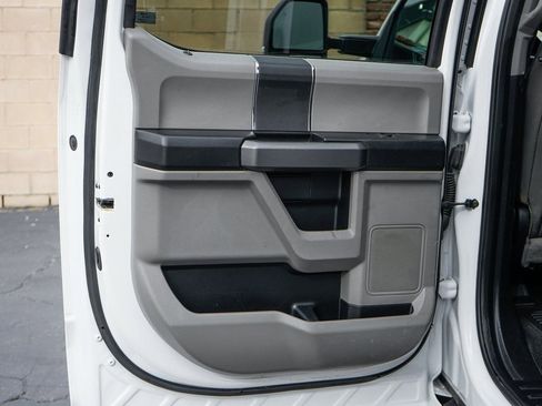 Used 2017 Ford F550 4x4 Crew Cab Super Duty image 35