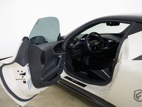 Used 2022 Ferrari SF90 Stradale AWD/4WD image 13