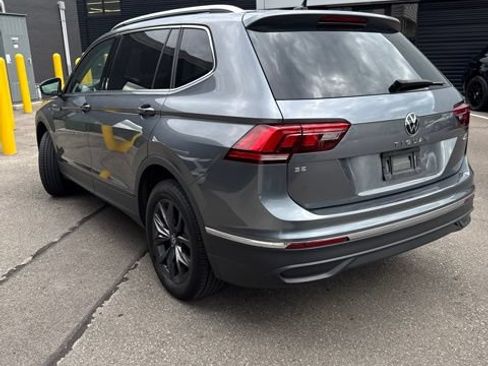 Used 2023 Volkswagen Tiguan SE AWD/4WD image 3