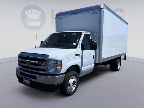 New 2027 Ford E-450 and Econoline 450 Super Duty w/ Power Equipment Group RWD image 1