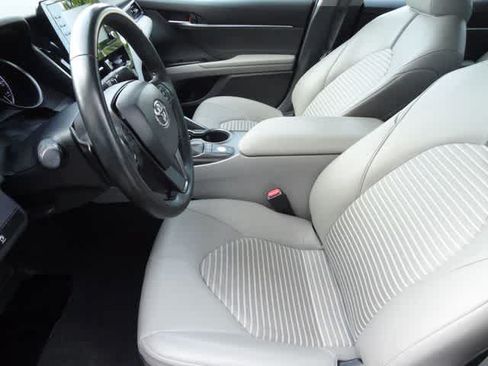 Used 2024 Toyota Camry SE FWD image 6
