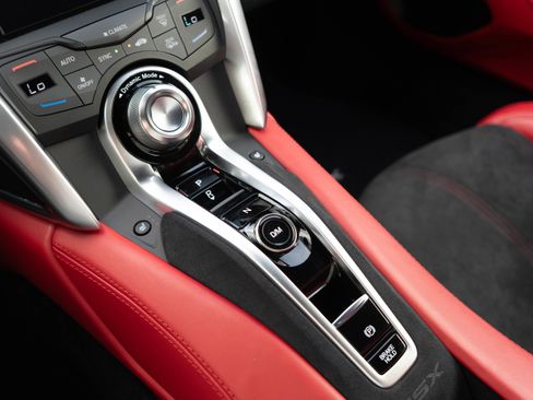 Used 2018 Acura NSX AWD/4WD image 18