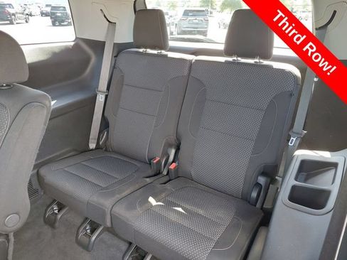 Used 2023 GMC Acadia SLE FWD image 13