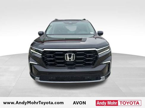 Used 2025 Honda Pilot Touring image 2