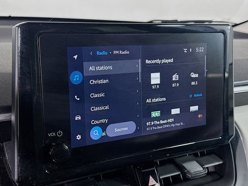 Used 2023 Toyota Corolla Cross L image 18