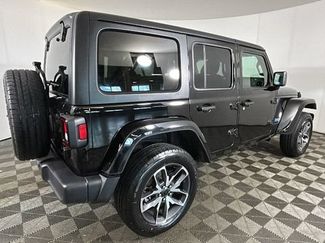Used 2024 Jeep Wrangler Unlimited w/ Convenience Group AWD/4WD video 3