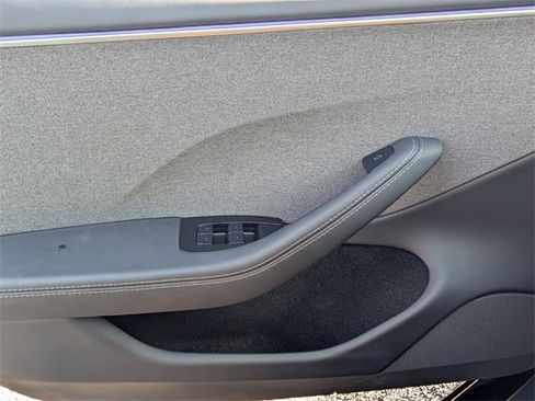 Used 2024 Tesla Model 3 Standard Range image 30