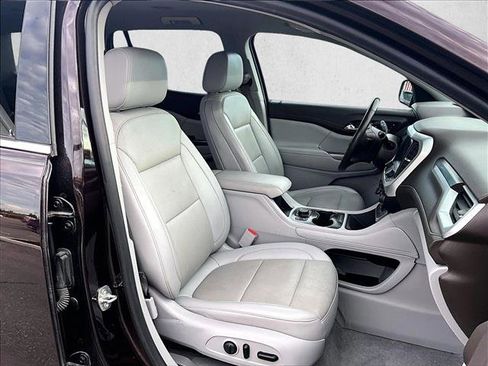 Used 2021 GMC Acadia SLT w/ Technology Package image 9