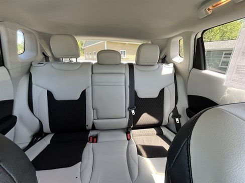 Used 2018 Jeep Compass Latitude w/ Popular Equipment Group AWD/4WD image 28