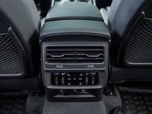 Used 2021 Audi SQ8 Prestige w/ Prestige Package image 38