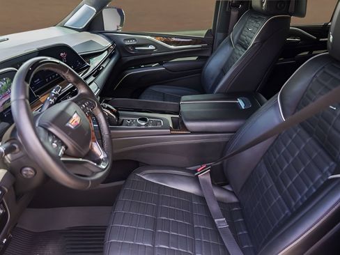 Certified 2024 Cadillac Escalade Sport Platinum w/ LPO, Floor Liner Package AWD/4WD image 9