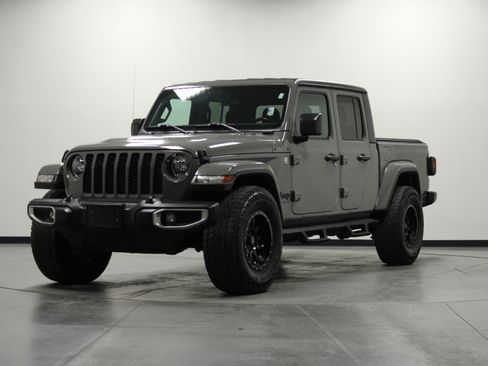 Used 2021 Jeep Gladiator Sport AWD/4WD image 8