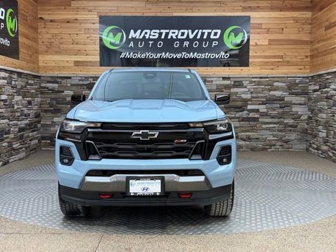 Used 2025 Chevrolet Colorado Z71 w/ Z71 Convenience Package 2 AWD/4WD image 3