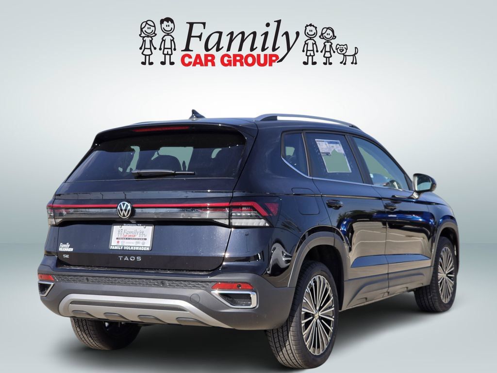 New 2027 Volkswagen Taos SE FWD image 4
