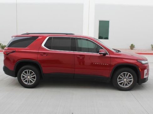 Used 2023 Chevrolet Traverse LT FWD image 4
