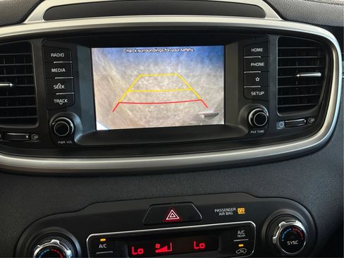 Used 2019 Kia Sorento S AWD/4WD image 34