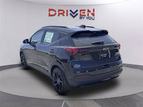New 2027 Chevrolet Bolt RS w/ Technology Package FWD image 7