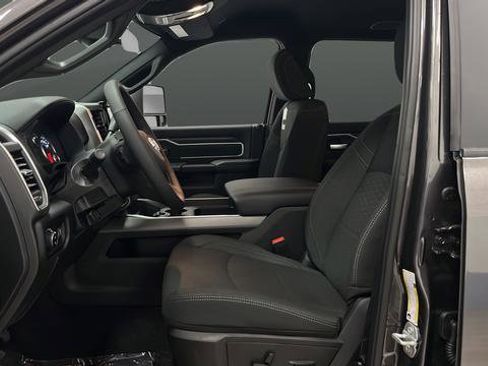 New 2026 RAM 2500 Big Horn AWD/4WD image 9