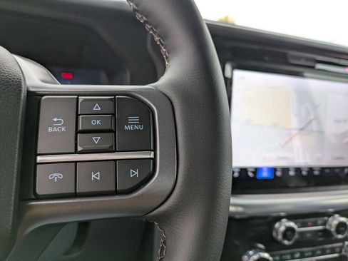 New 2025 Ford F150 Lariat w/ Equipment Group 502A High image 32