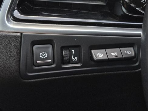 Used 2022 Cadillac XT6 Premium Luxury w/ Technology Package image 20