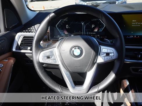 Used 2024 BMW X7 xDrive40i w/ Premium Package AWD/4WD image 10