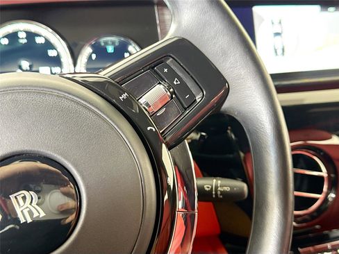 Used 2018 Rolls-Royce Phantom Sedan image 23