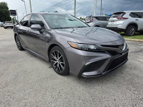 Used 2022 Toyota Camry SE w/ Convenience Package FWD image 7