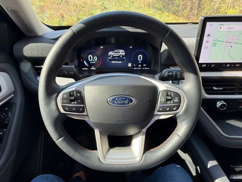 Used 2025 Ford Explorer Active w/ Active Comfort Package image 22