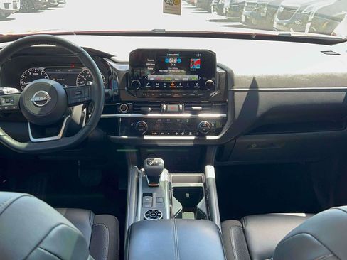 Used 2022 Nissan Pathfinder SL AWD/4WD image 27