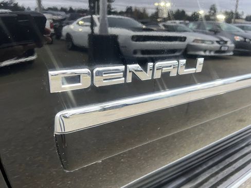 Used 2014 GMC Yukon Denali image 3