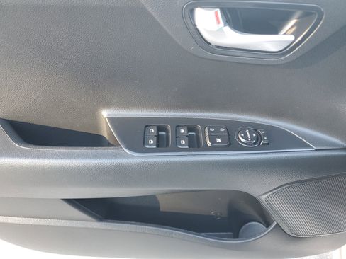 Used 2023 Kia Rio LX image 16