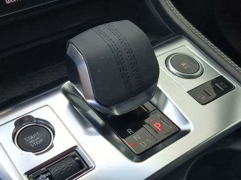 Used 2025 Jaguar F-PACE R-Dynamic S image 33