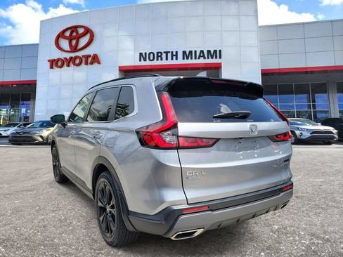 Used 2024 Honda CR-V Sport Touring image 3