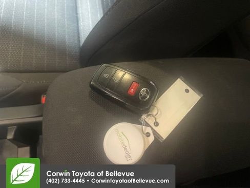 Certified 2023 Toyota Corolla Cross SE image 28