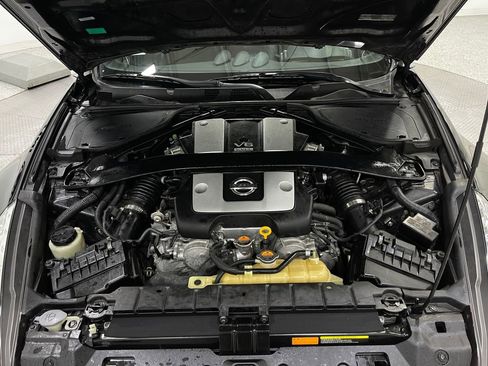 Used 2013 Nissan 370Z Touring image 25